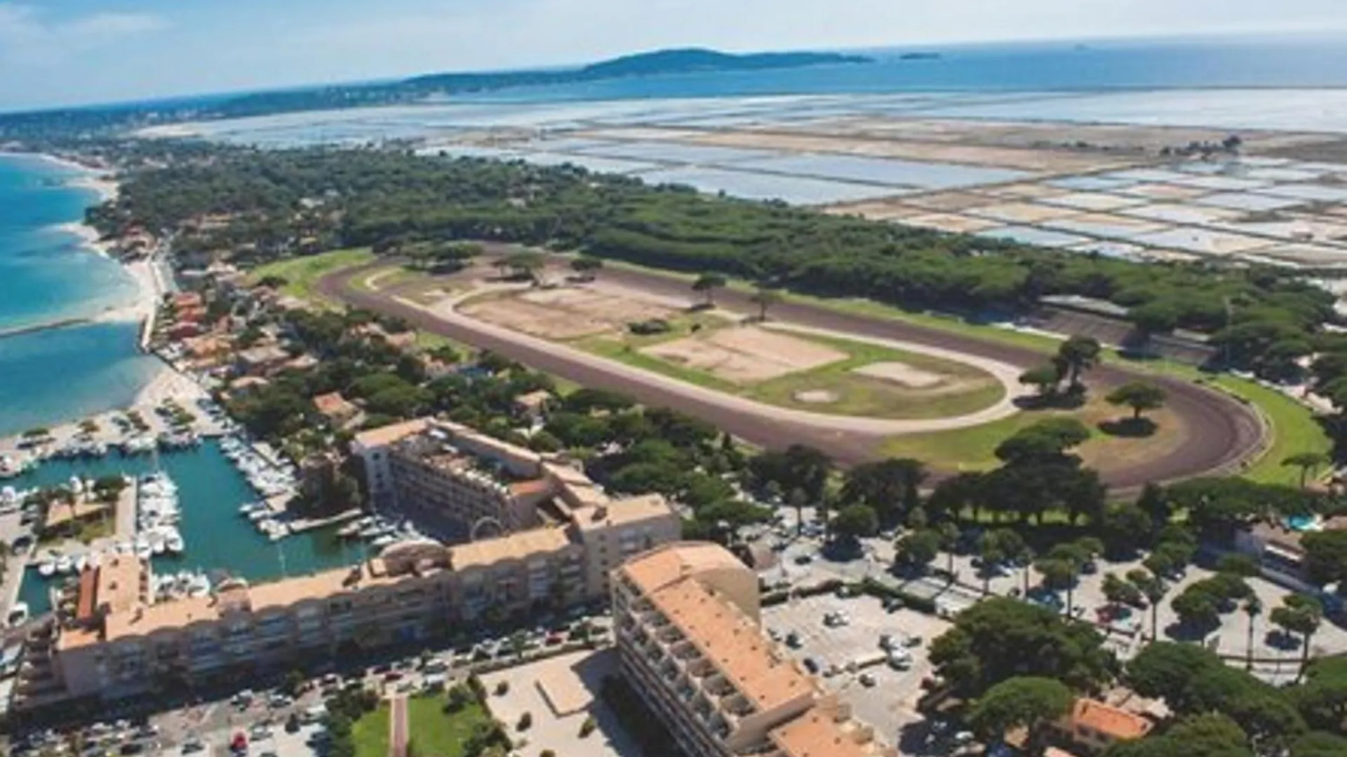Villa Au Port D'Hyeres Avec Terrasse, Veranda Et Clim - Proche Plages Et Commerces - Fr-1-335-158