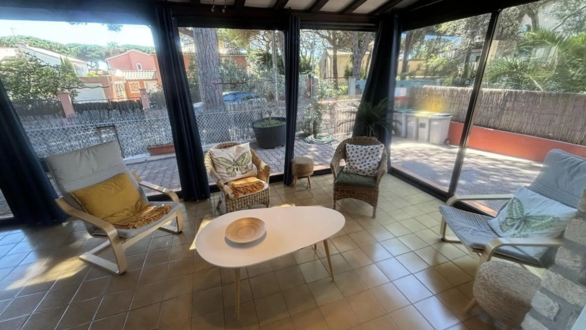 Villa Au Port D'Hyeres Avec Terrasse, Veranda Et Clim - Proche Plages Et Commerces - Fr-1-335-158 0*,  Fransa